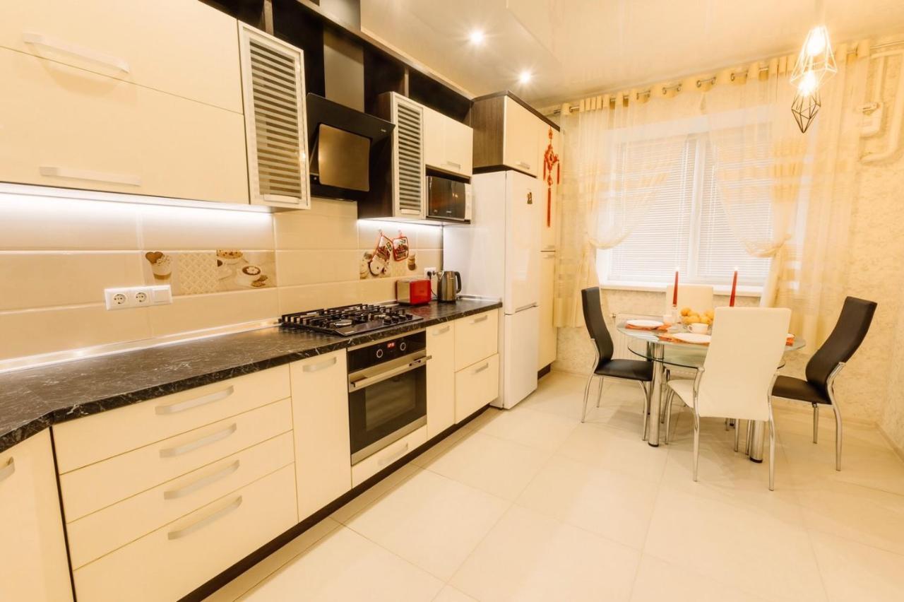 Center Apartments Zarechny Residential Complex スームィ エクステリア 写真